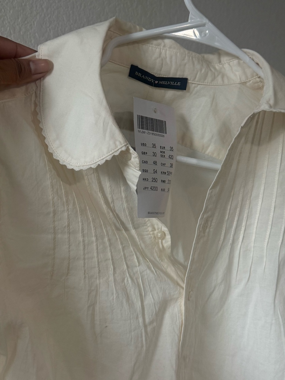 NWT Brandy Melville cotton button up - Picture 2 of 3